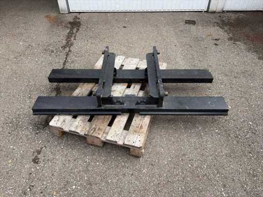 Fork carriage FEM4 suitable for e.g. Manitou forklifts 