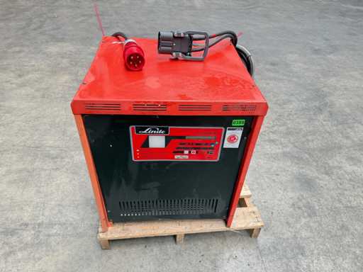 Laoder ładowarki z 2013 Linde 80V 150A 800-1 400Ah