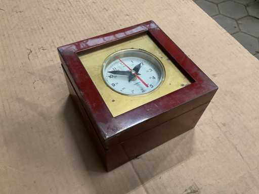 Observer 2629 Vintage marine clock