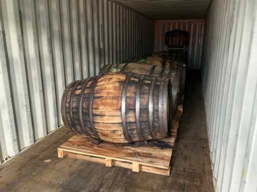 Single Grain Whisky (11 barrels, 2,888 liters, aged 7 to 8 years)