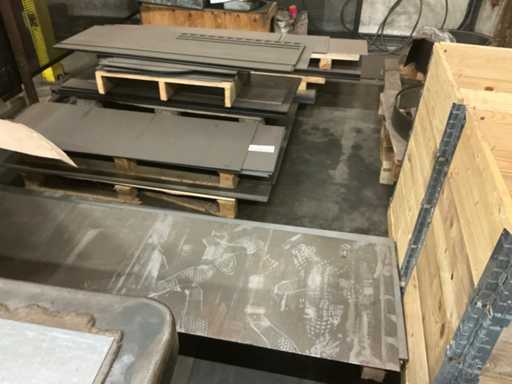 Batch of metal measuring pieces