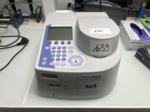 THERMO SCIENTIFIC Genesys 10S UV-VIS spectrofotometer