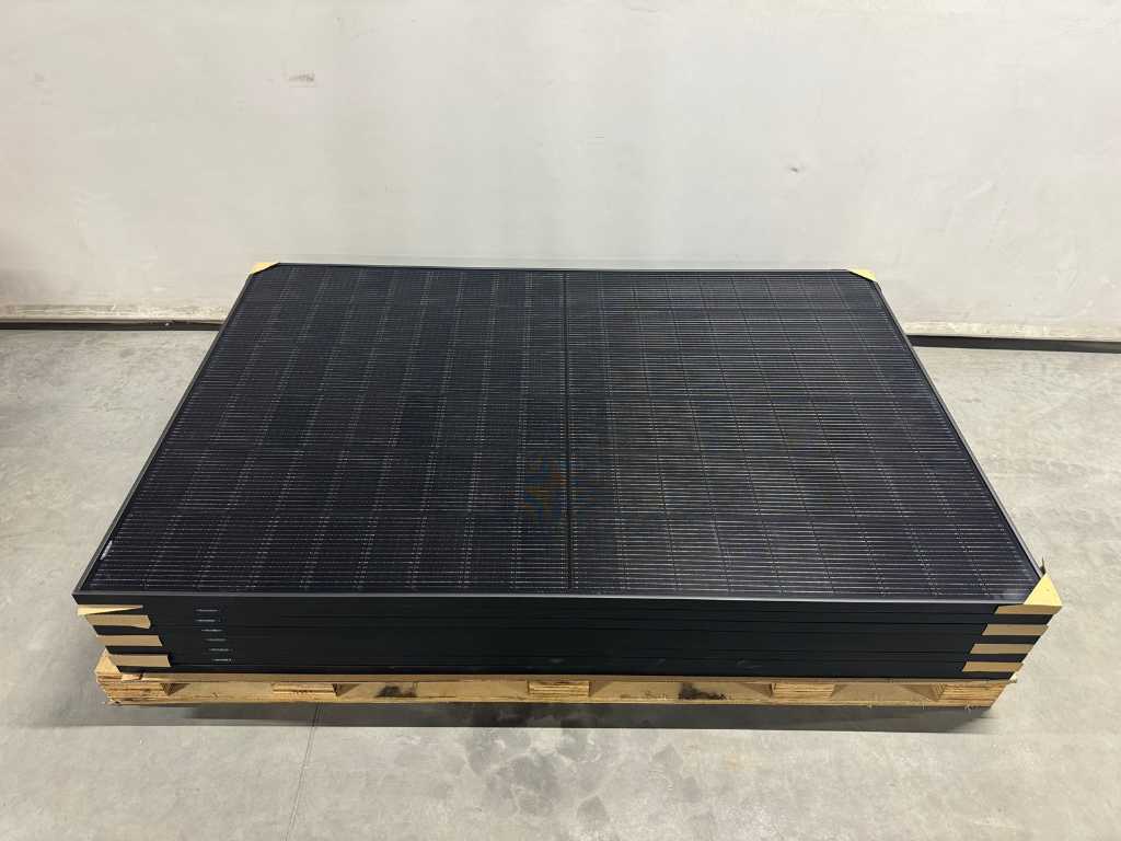 Set aus 8 Full Black Solarmodulen 420 Wp (insgesamt 3.360 Wp)
