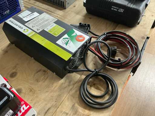 Celectric PSW2460.CL high frequency Acculader