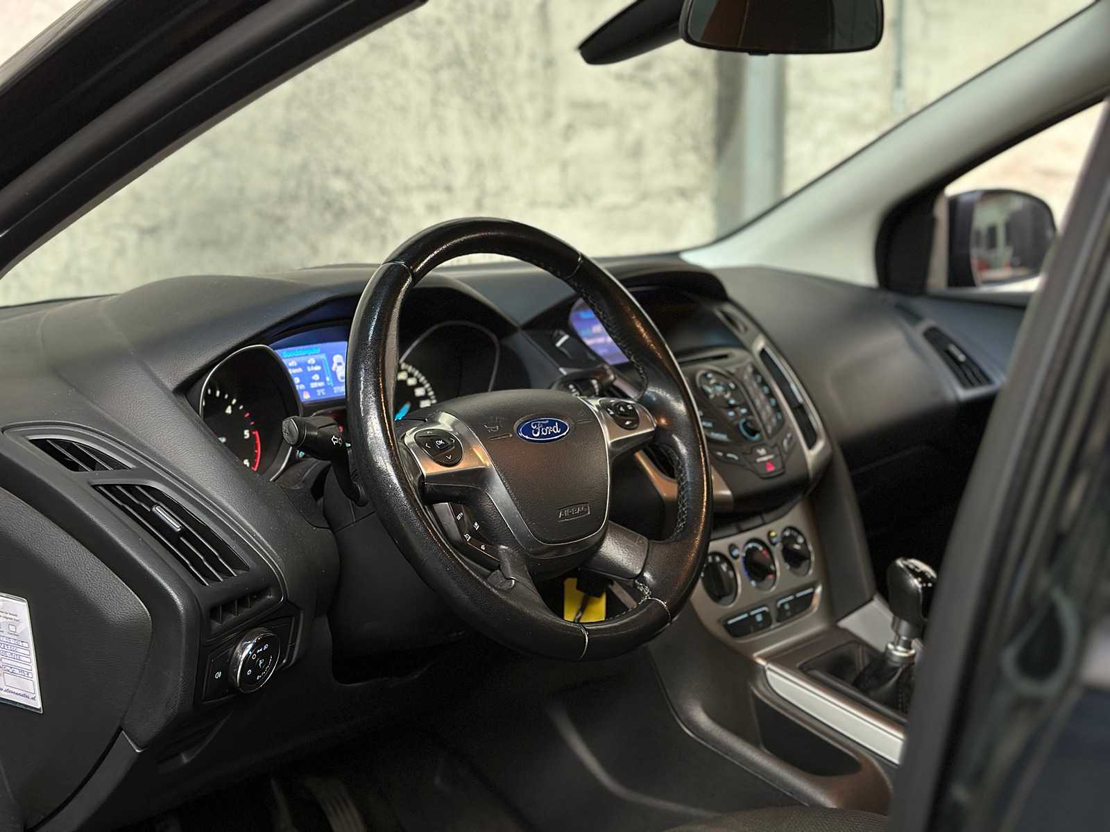 Ford Focus Wagon 1.6 tdci 105pk 2012, 56-ZFS-9