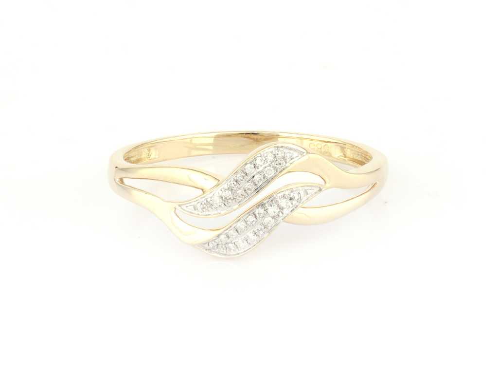 14 KT Yellow gold Ring with Natural Diamonds