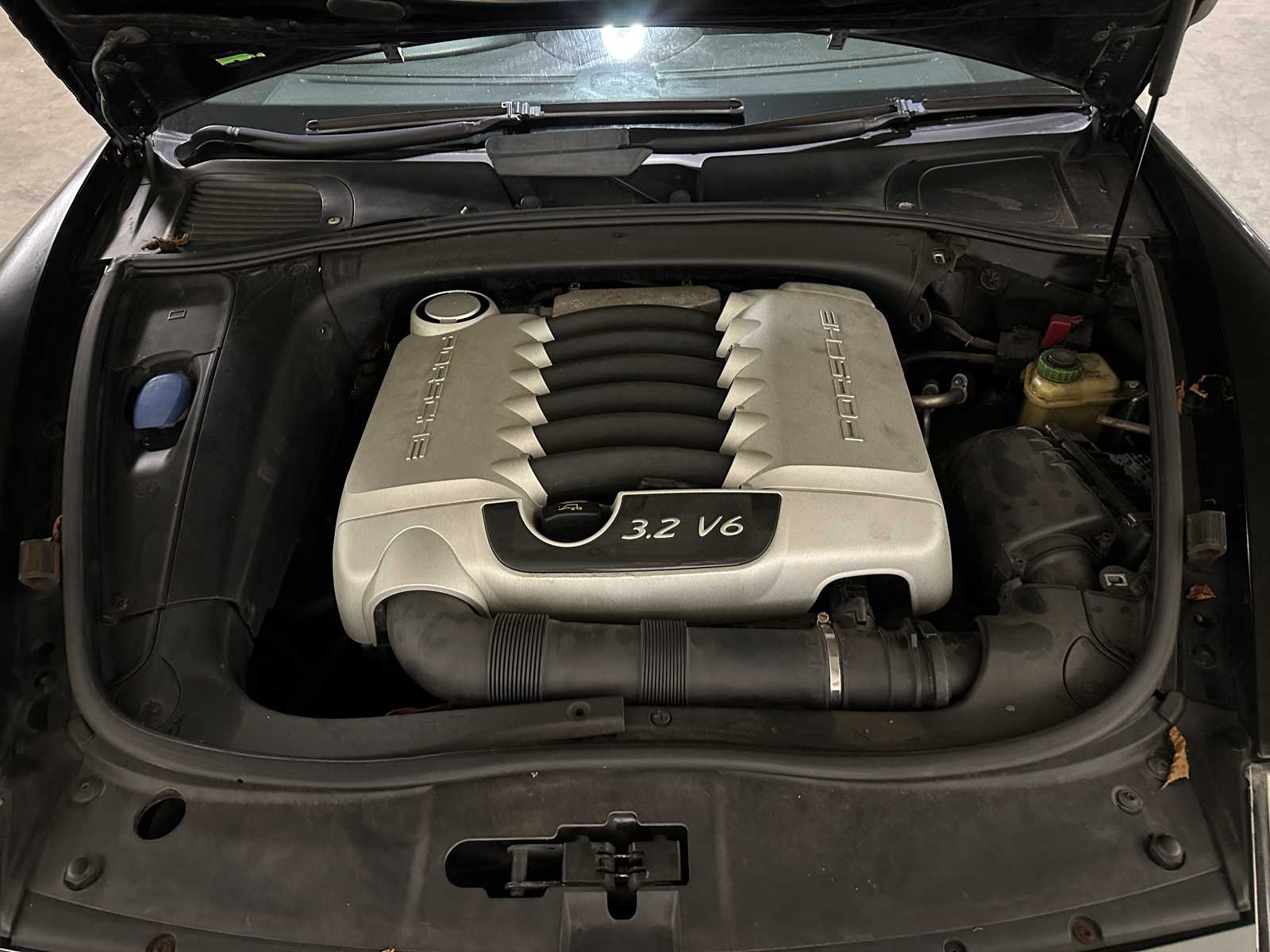 Porsche Cayenne 3.2 V6 250pk 2005 4x4, 8-SBX-00