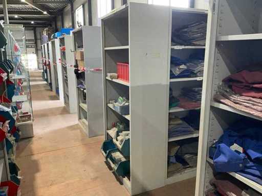 Metalen kasten met werkkleding (4x)