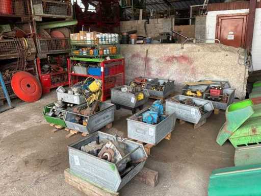 Deutz Batch of tractor parts