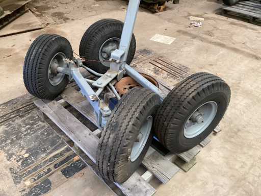 Achsen mit Rädern (2x)