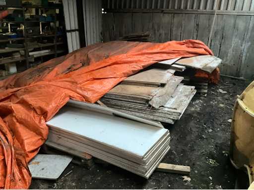 Autres lots de bois et de tôles