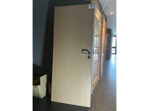 Porte intérieure en bois massif