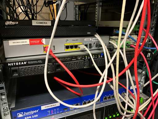 Netgear ReadyNAS 2100 Server