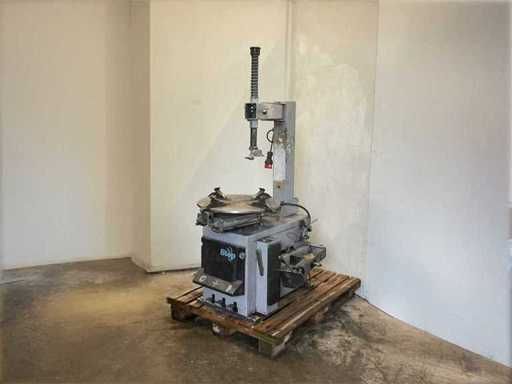 Teco Step 1 Tire removal and mounting device