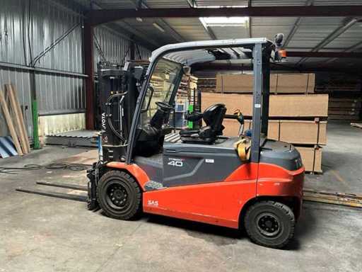2017 TOYOTA 8FBMT40 Truck-Mounted Forklift
