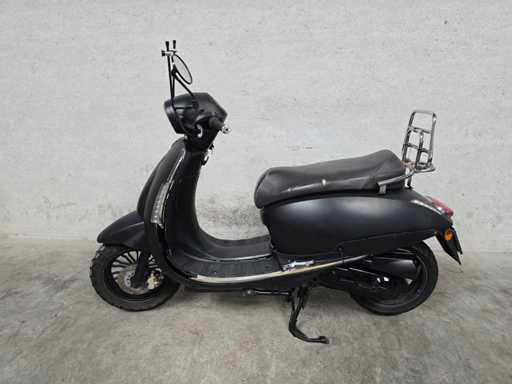 BTC - Snorscooter - CEO - 4T 25km uitvoering dhk98x