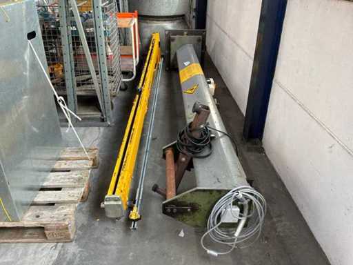 2005 Demag kolomgemonteerde fokkraan