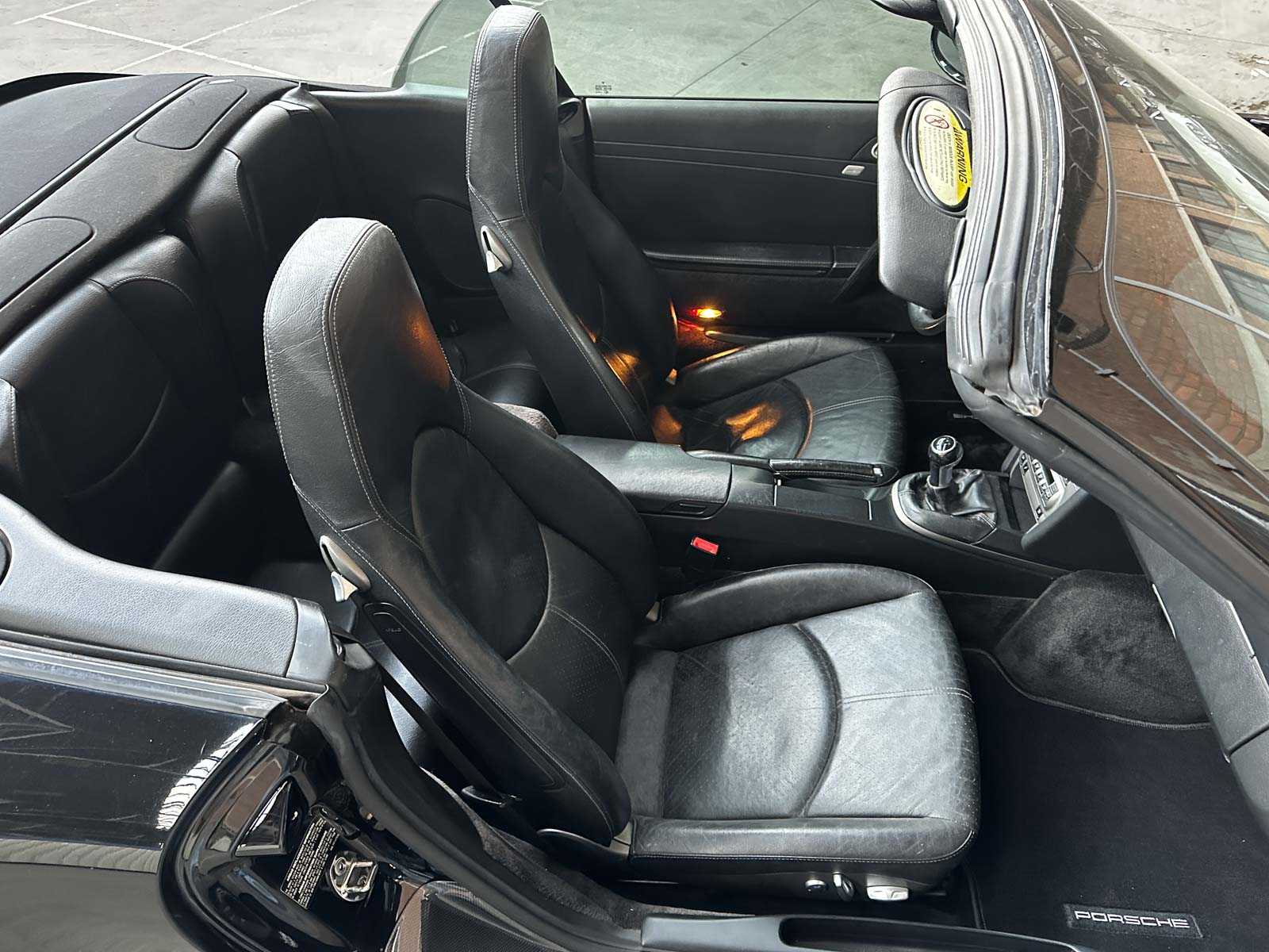 Porsche 911 Carrera Cabriolet 997 3.6 325pk 2005 handgeschakeld -Youngtimer-