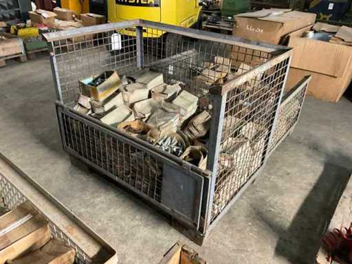 Ferramenta per montaggio a batch