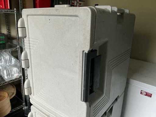 Cambro Warming case with driving chassis. (2x)