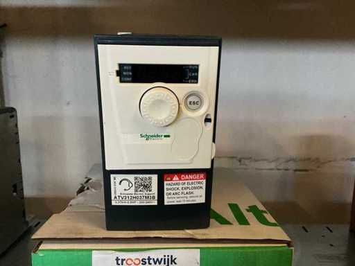 Schneider Electric ATV312H037M3B Frequentieregelaar