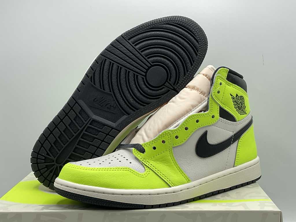 Nike Jordan 1 Retro High OG High Volt Yellow Sneakers 42 1/2