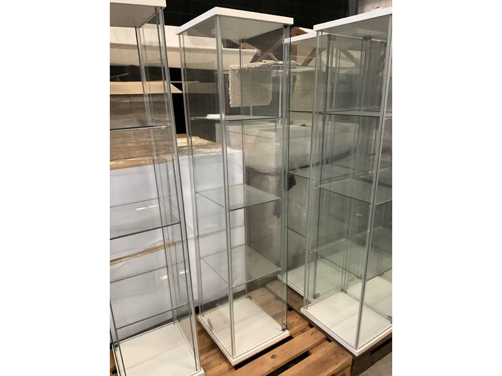 7 display cabinets