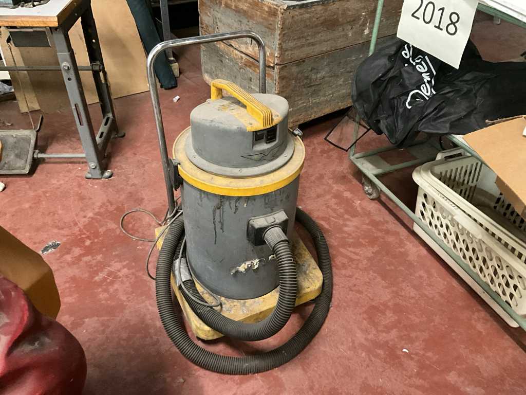 Industrial vacuum cleaner GHIBLI WD400