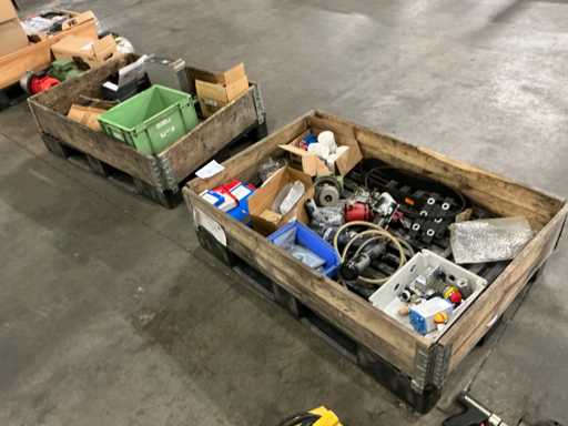 Batch of spare parts
