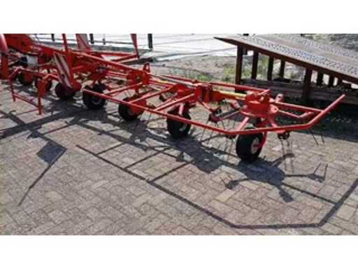 cd2737b9-e2b2-4a97-a8c4-ab225d2904c1.mp4