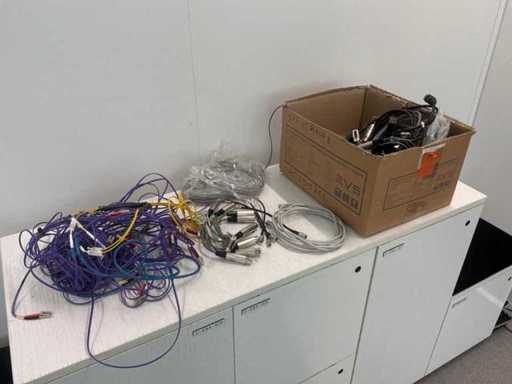 Verschiedene Kabel