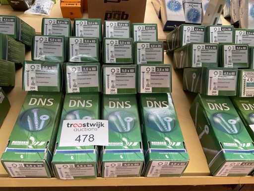 16 boxes of chipboard screws