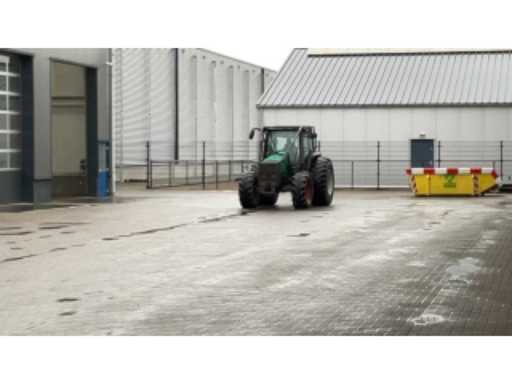 90e9bed8-29c4-4e80-9042-85263bdd267e.mp4