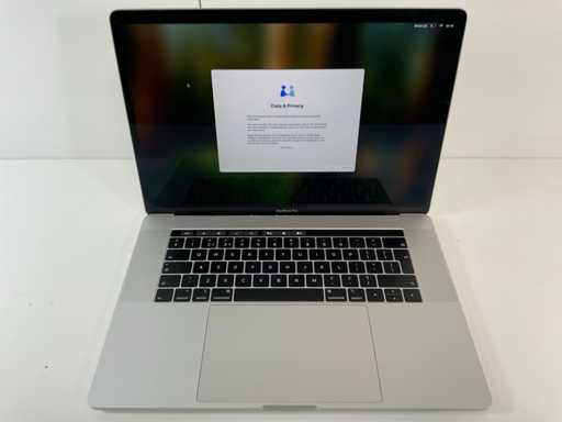 Apple MacBook Pro 15.4", Core(TM) i7 9th Gen, 16 GB RAM, 256 GB NVMe, AMD Radeon Pro 555X 4 GB Laptop
