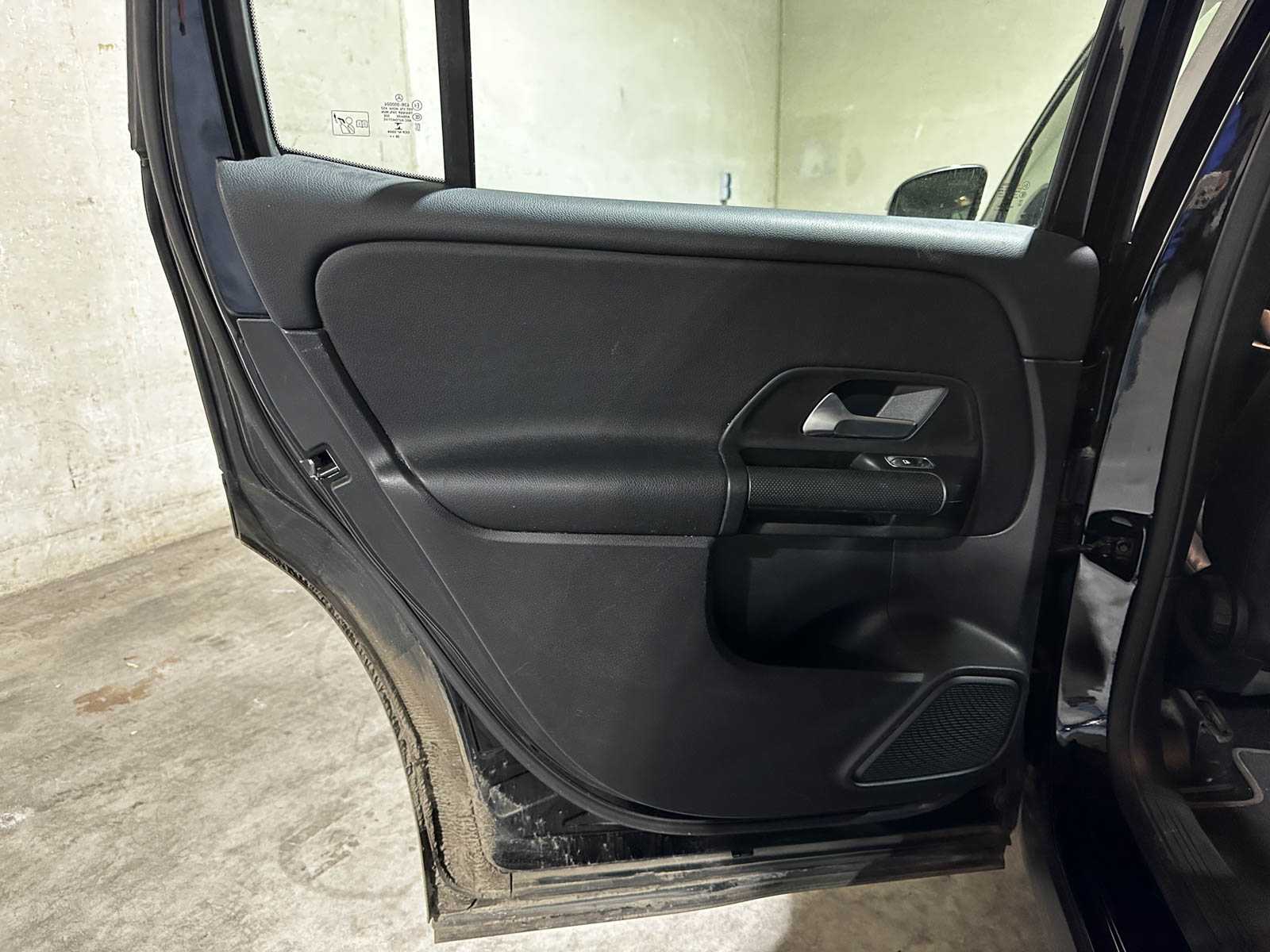 Mercedes-Benz GLB180 Business Solution 136pk 2021 (Origineel-NL + 1e Eigenaar) GLB-Klasse, L-079-FR