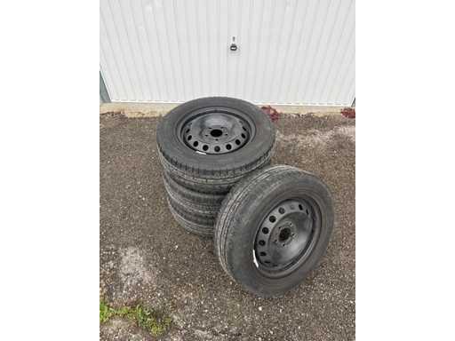 Renault - Trafic - Winter - Car tyre