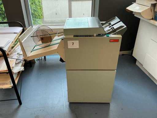 Océ 80 Manuele plooi- en nietmachine