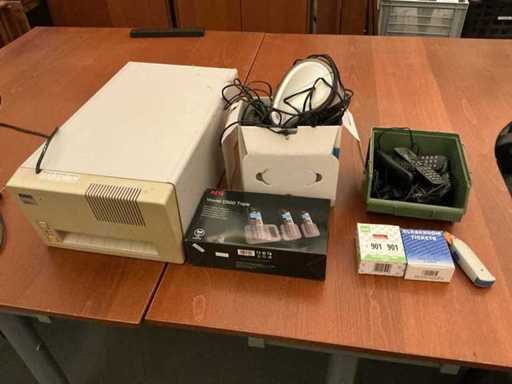 Viel Büroausstattung