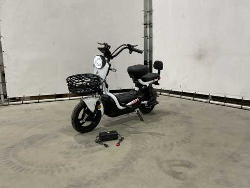 RCcar Industry - RC-G1.5 - Skuter elektryczny