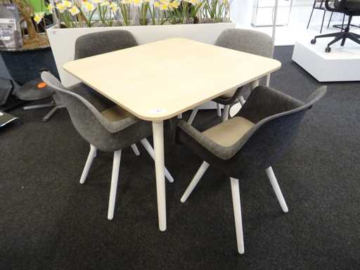Vepa - Table avec 4 chaises