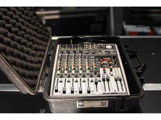 Behringer - Xenyx X1204 USB incluzând carcasa - Consolă de mixaj analogică