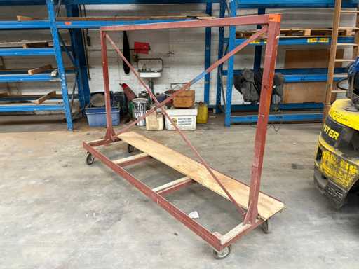 Mobiler Tellerständer