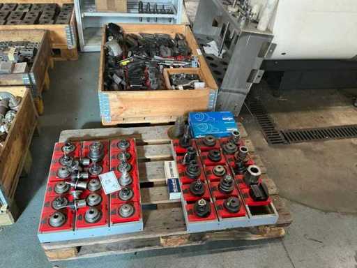 Lathe machine tool