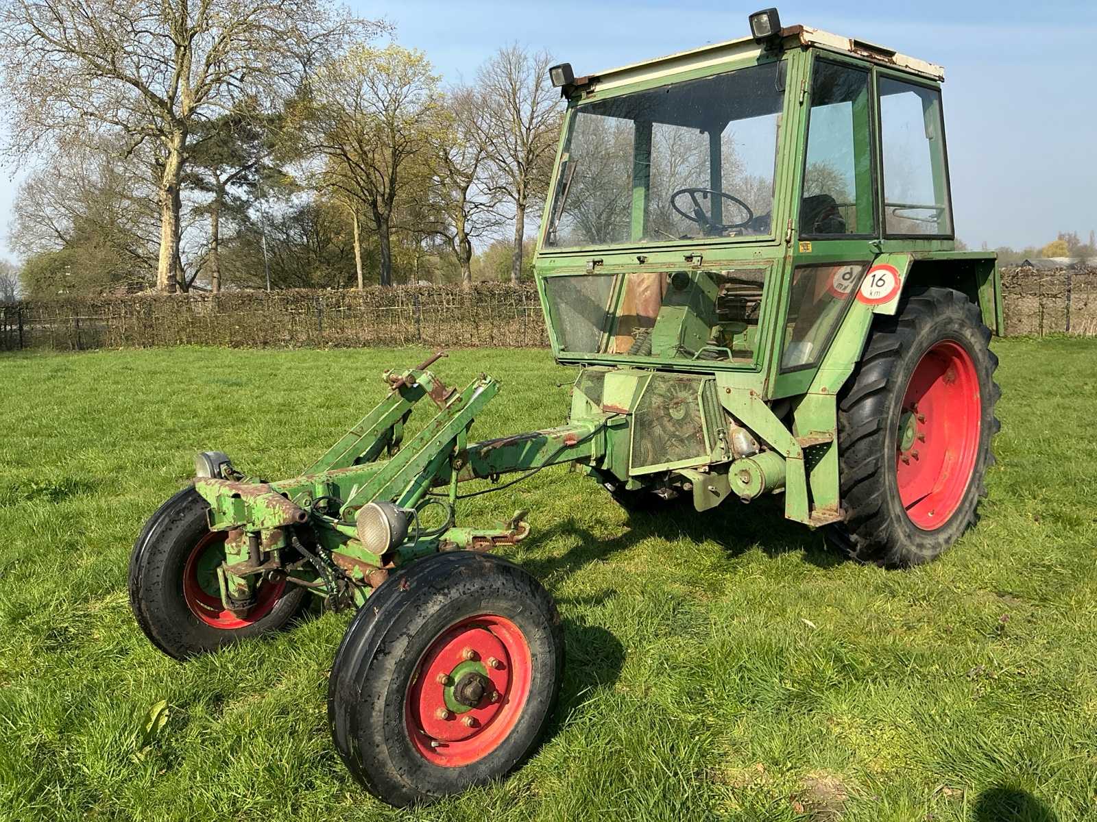 1977 Fendt F 255 GT Two-wheel drive farm tractor / implement carrier