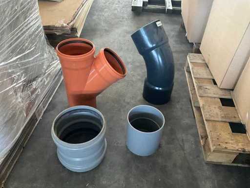 Partia złączek PVC