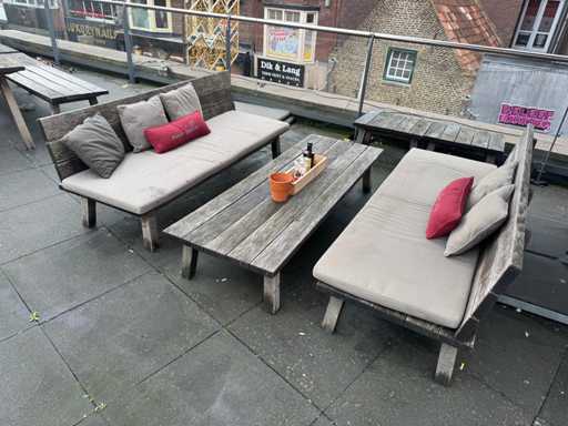 Hutten - Terrasset 2 banken met 1 houten tafel