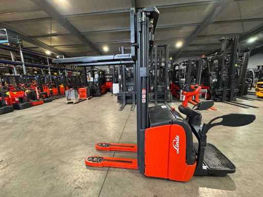 12/2016 Service + UVV 01/2027 Linde L14API 1,400 kg Triplex 471 cm Camion à palette à levage initial 4,938 heures