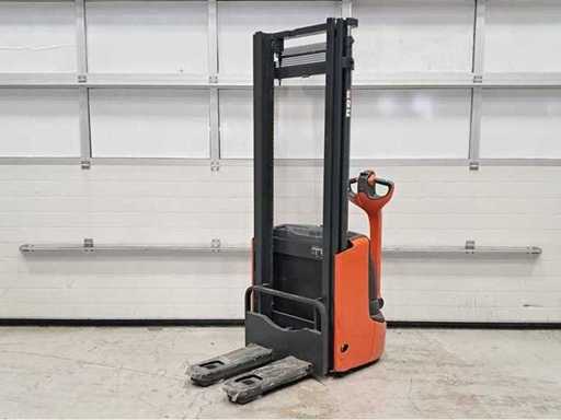 Linde - 2013 - L10 - Stacker
