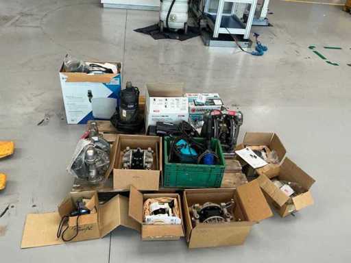 Lot of Water/Vacuum Pumps