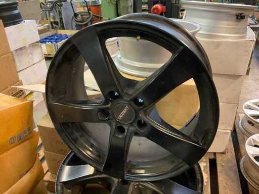 Aceeași jantă (4x)